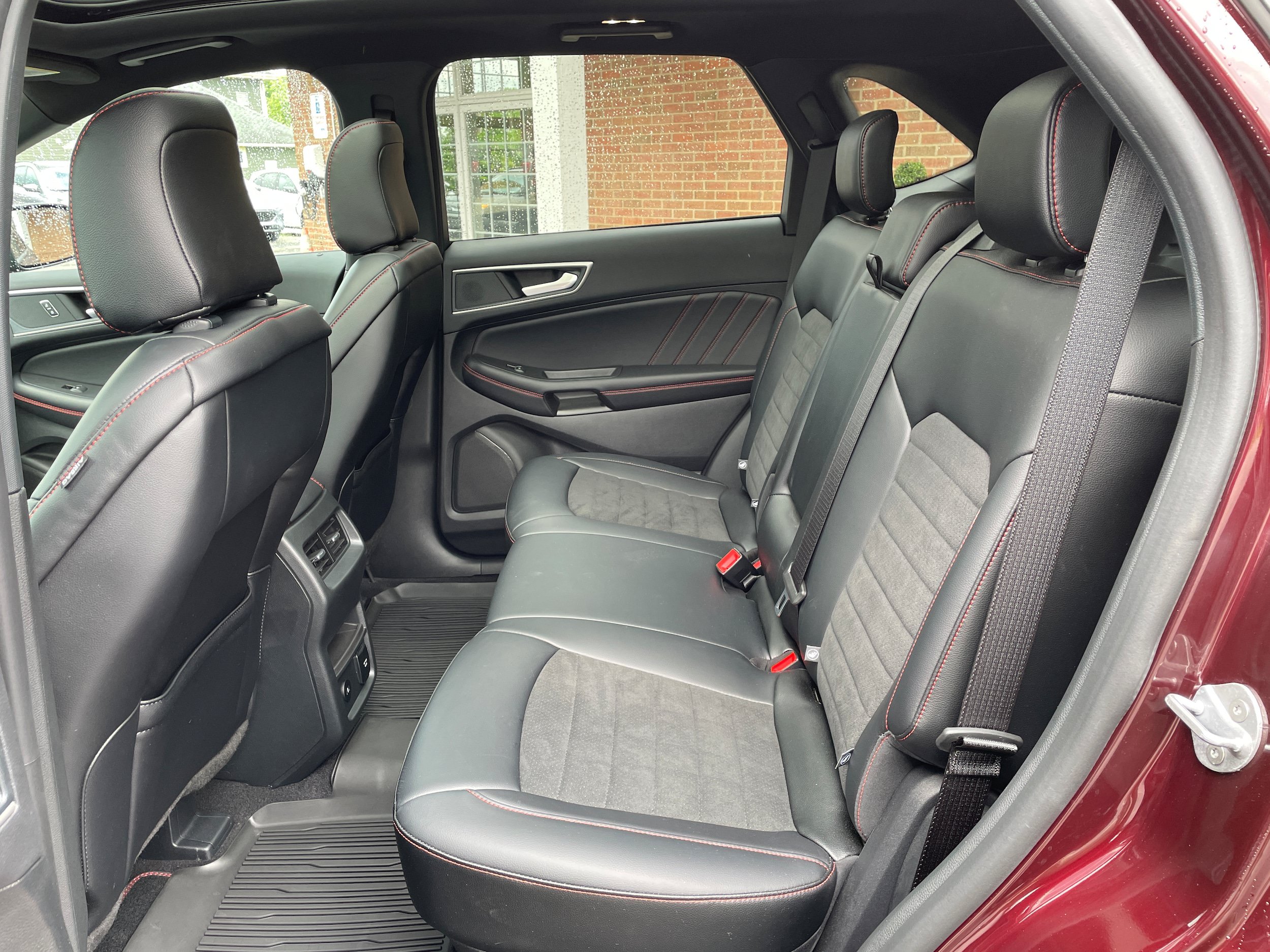 Certified 2024 Ford Edge ST-Line AWD/4WD image 12