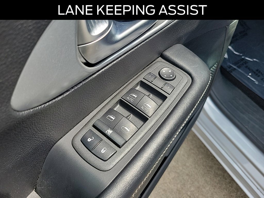 Used 2022 Chrysler Pacifica Touring-L w/ S Appearance Package FWD image 21