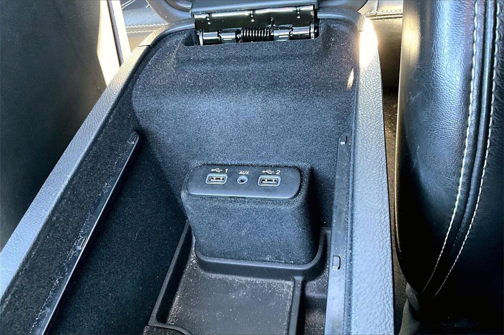 Used 2023 Chrysler 300 S image 27