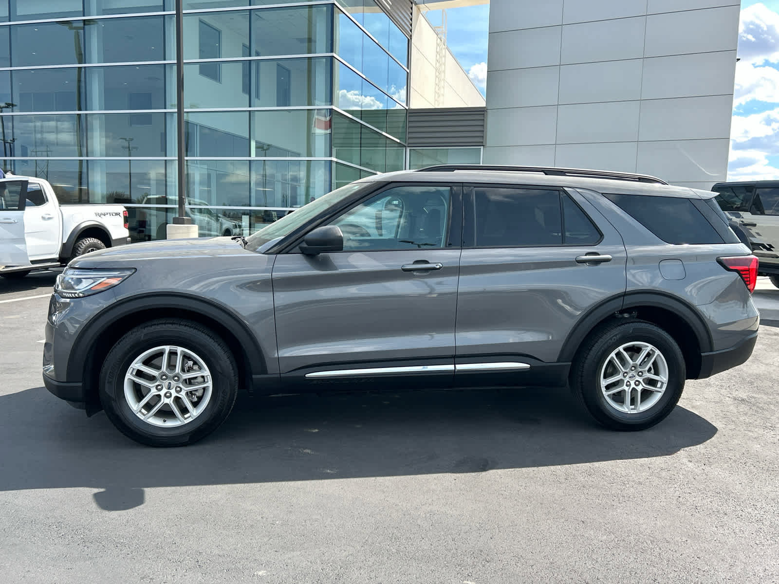 Certified 2025 Ford Explorer Active image 4