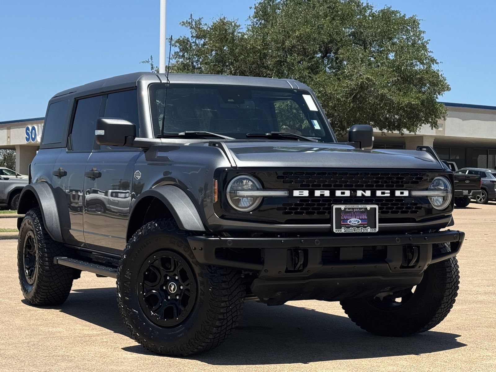 Certified 2024 Ford Bronco Wildtrak AWD/4WD image 2