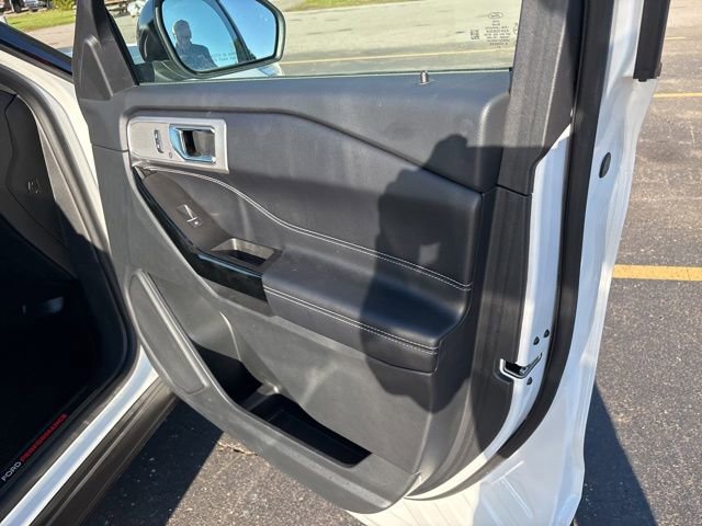 Certified 2022 Ford Explorer ST w/ Equipment Group 401A AWD/4WD image 6