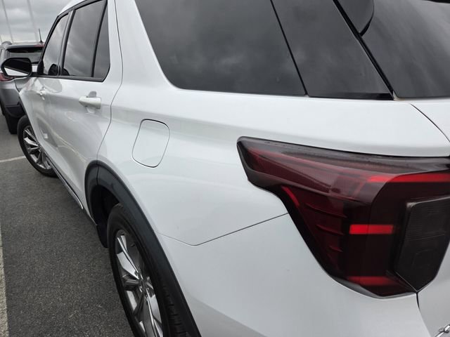 Certified 2020 Ford Explorer XLT w/ Equipment Group 202A AWD/4WD image 5