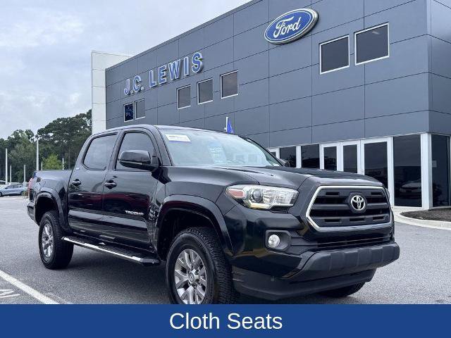 Used 2017 Toyota Tacoma SR5 w/ Tow Package RWD image 2
