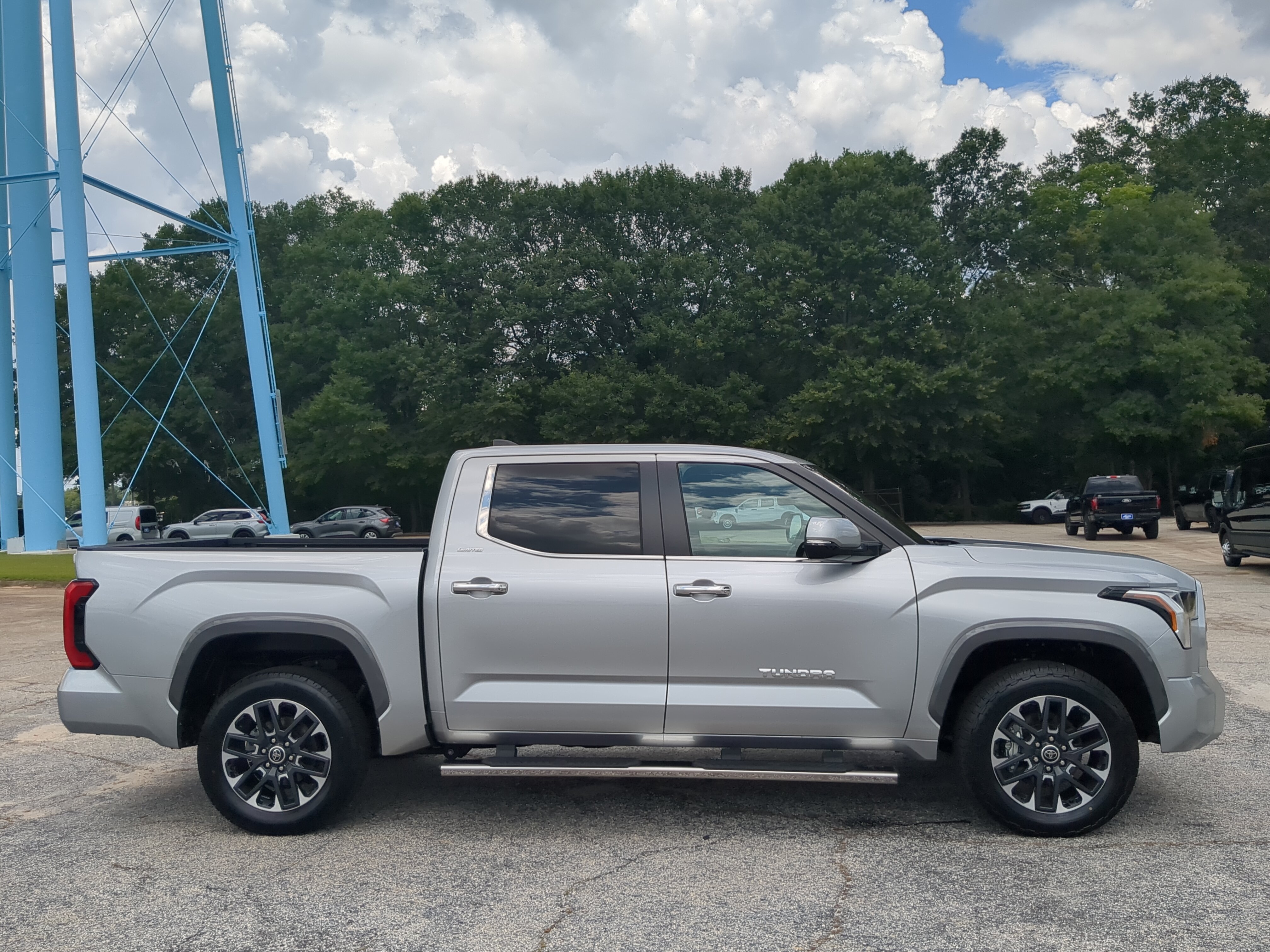 Used 2024 Toyota Tundra Limited w/ Power Package AWD/4WD image 2
