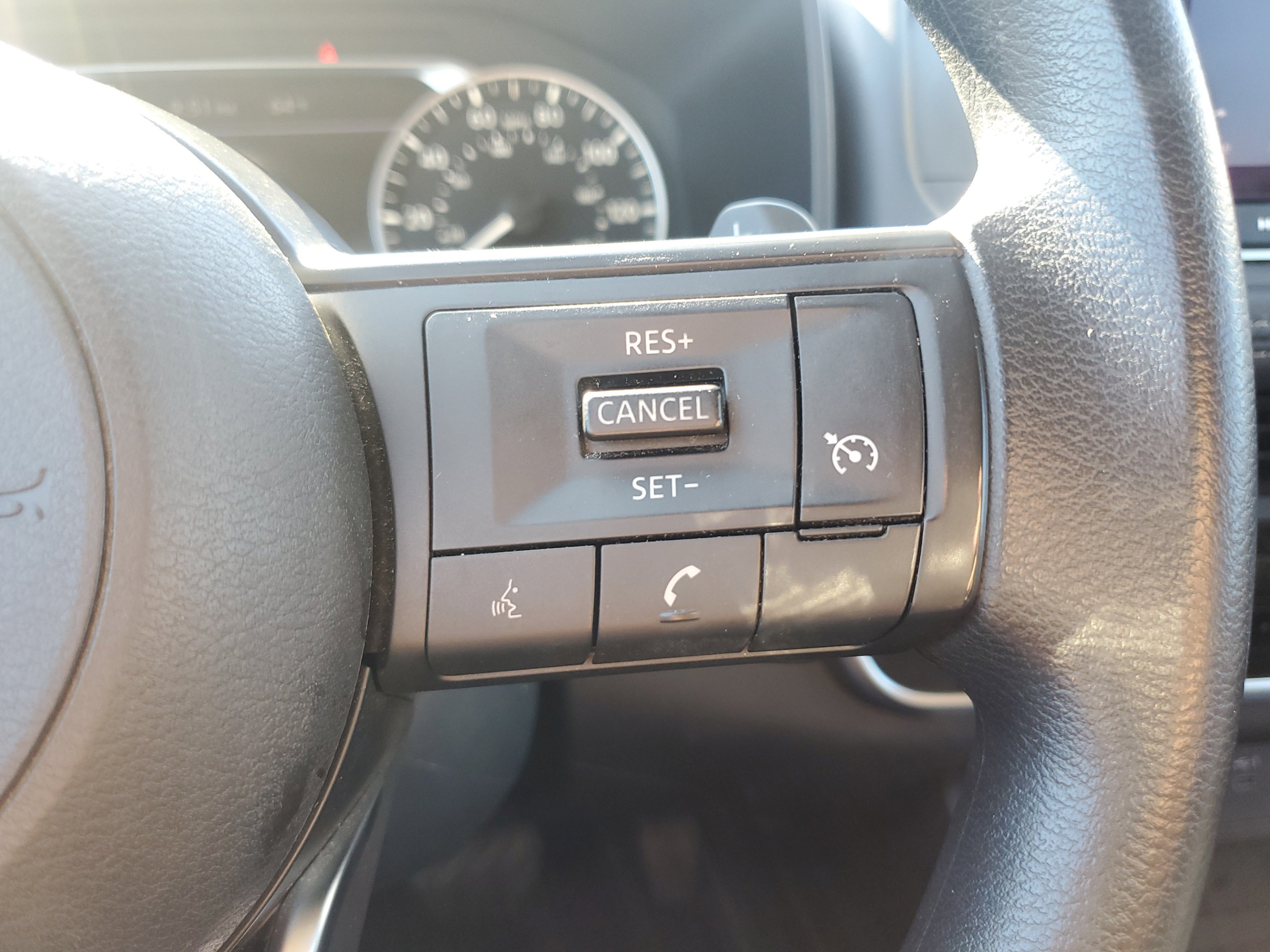 Used 2023 Nissan Rogue S FWD image 21