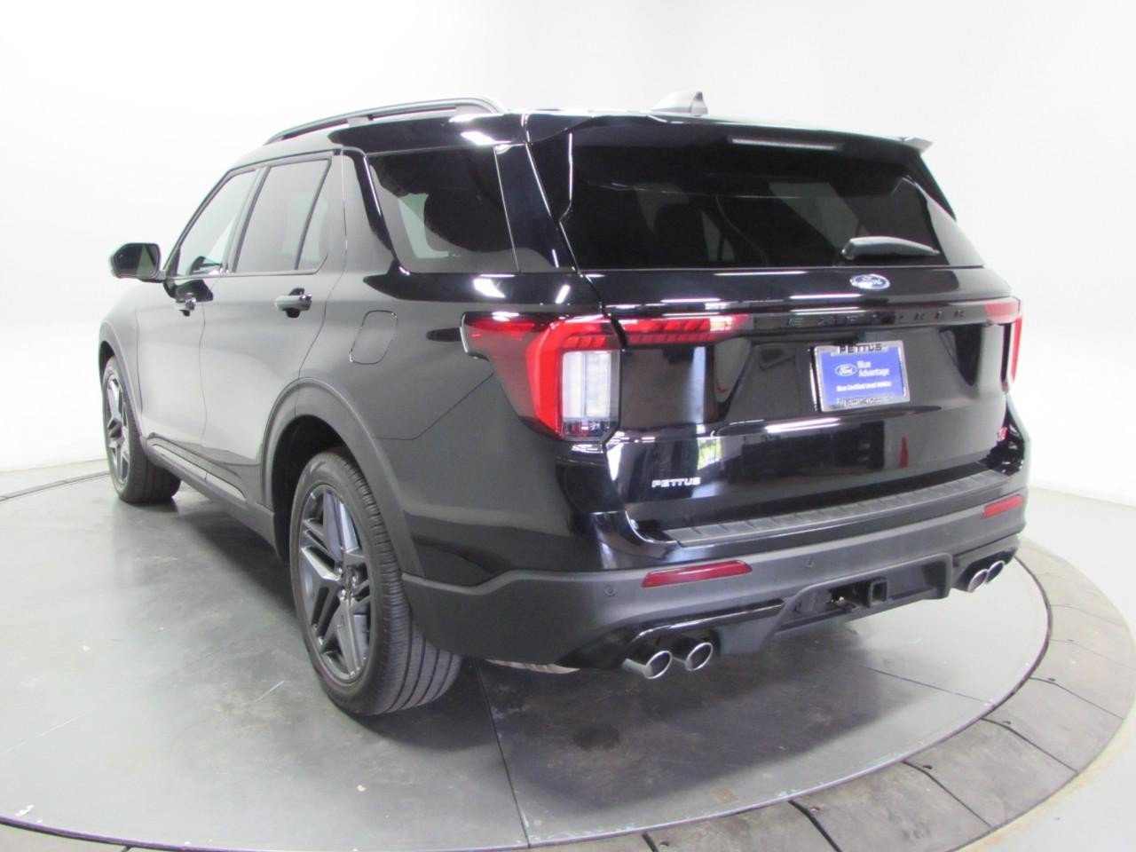 Certified 2025 Ford Explorer ST AWD/4WD image 5