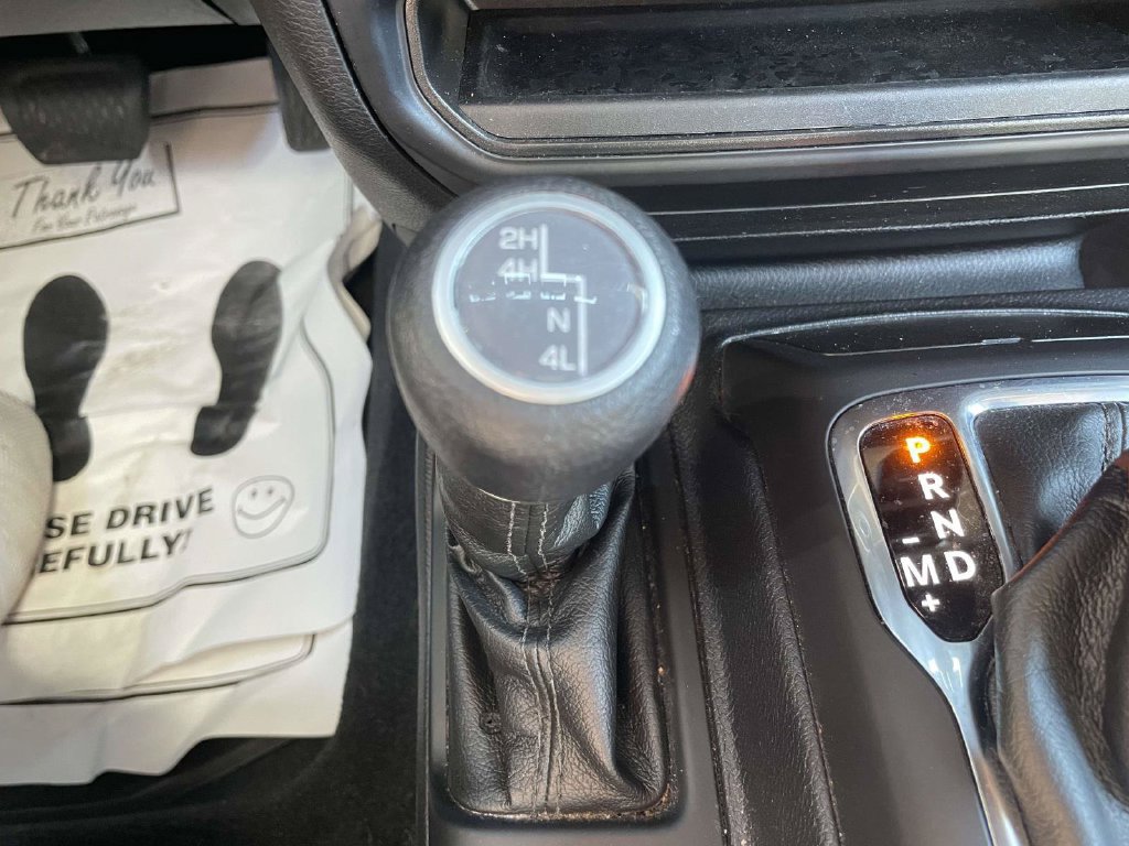 Used 2023 Jeep Gladiator Sport AWD/4WD image 24