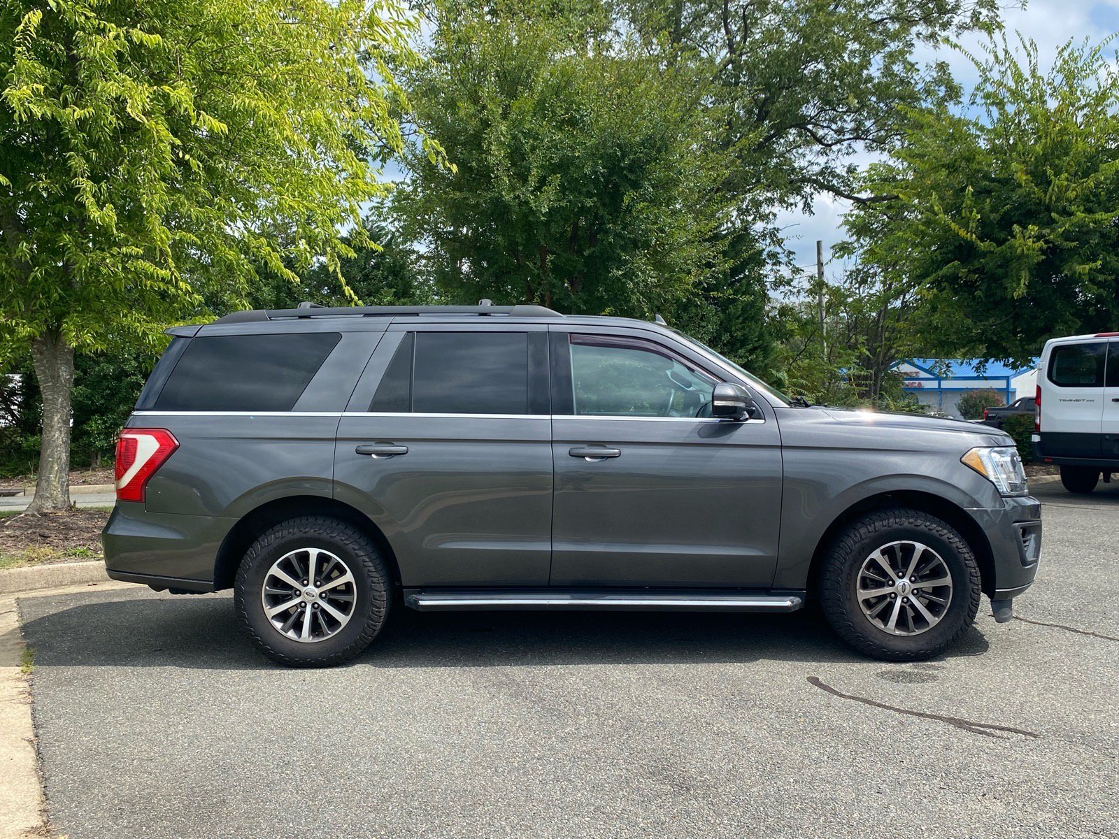 Certified 2020 Ford Expedition XLT w/ Equipment Group 202A AWD/4WD image 3