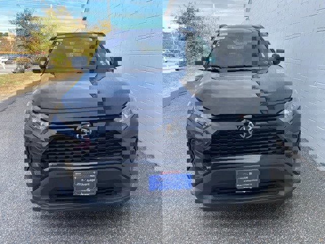 Used 2019 Toyota RAV4 LE image 5