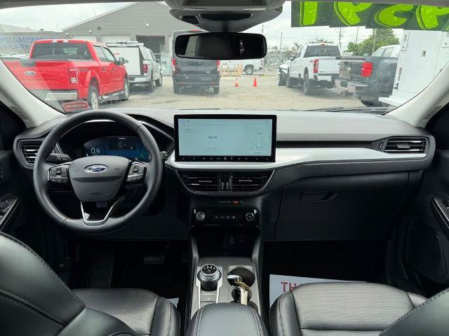 Certified 2025 Ford Escape Platinum AWD/4WD image 4