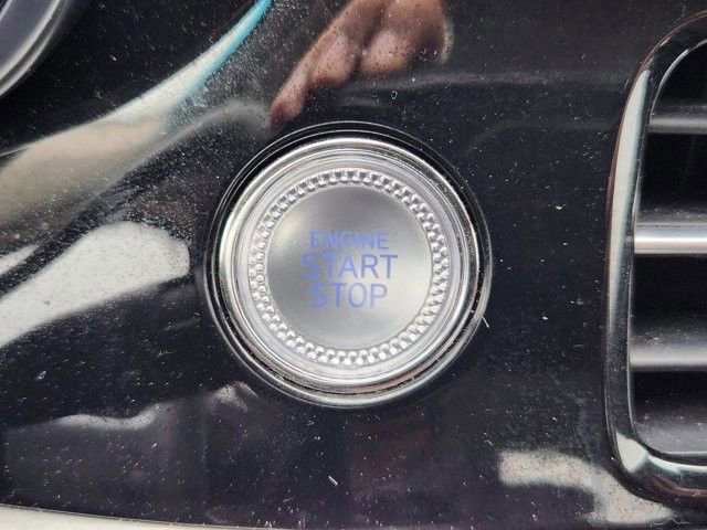 Used 2025 Genesis G70 2.5T image 19