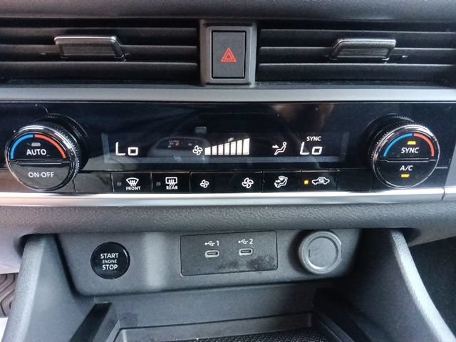 Used 2024 Nissan Rogue SV FWD image 23