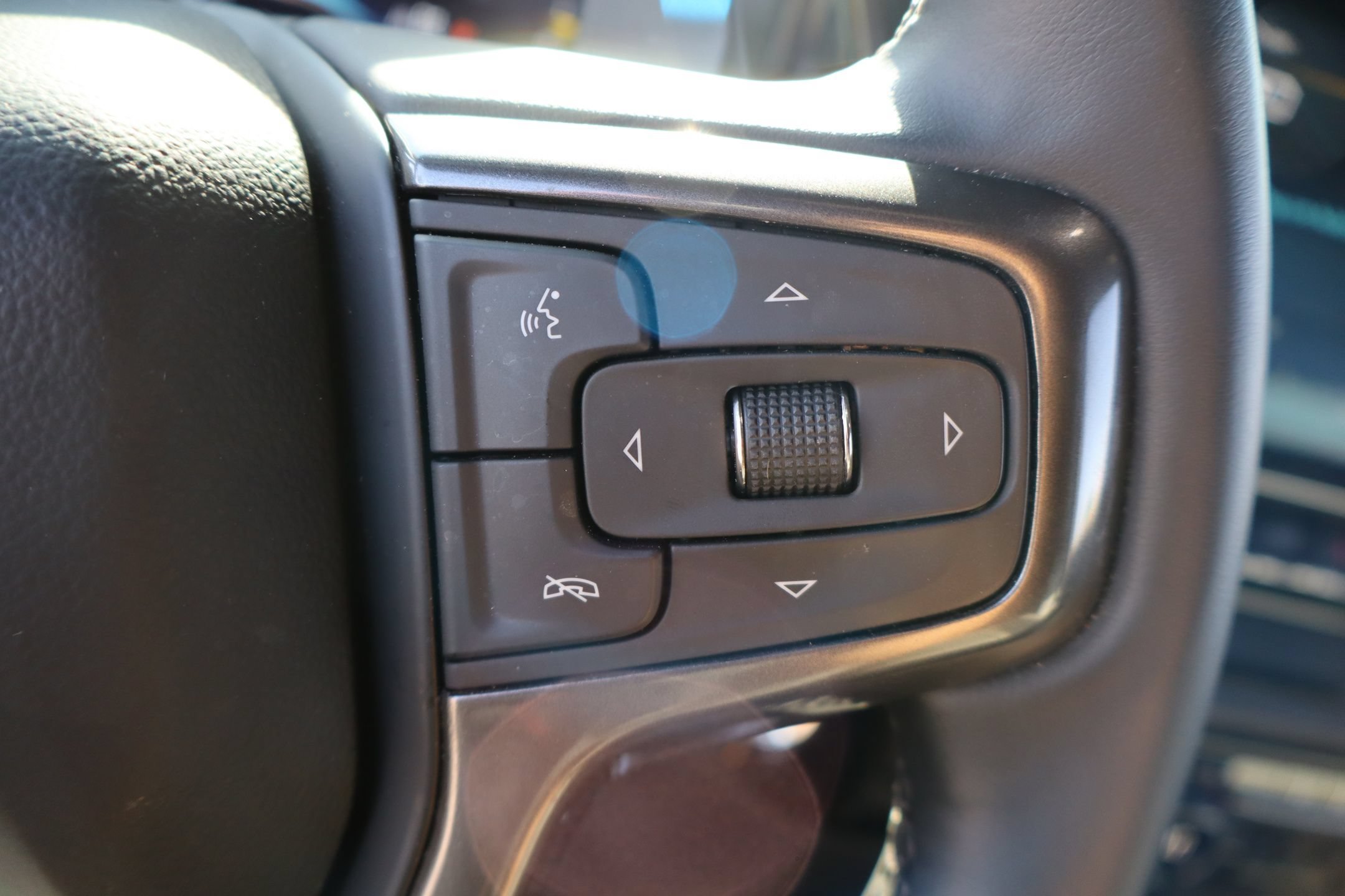 Used 2023 Chevrolet Silverado 1500 ZR2 AWD/4WD image 17