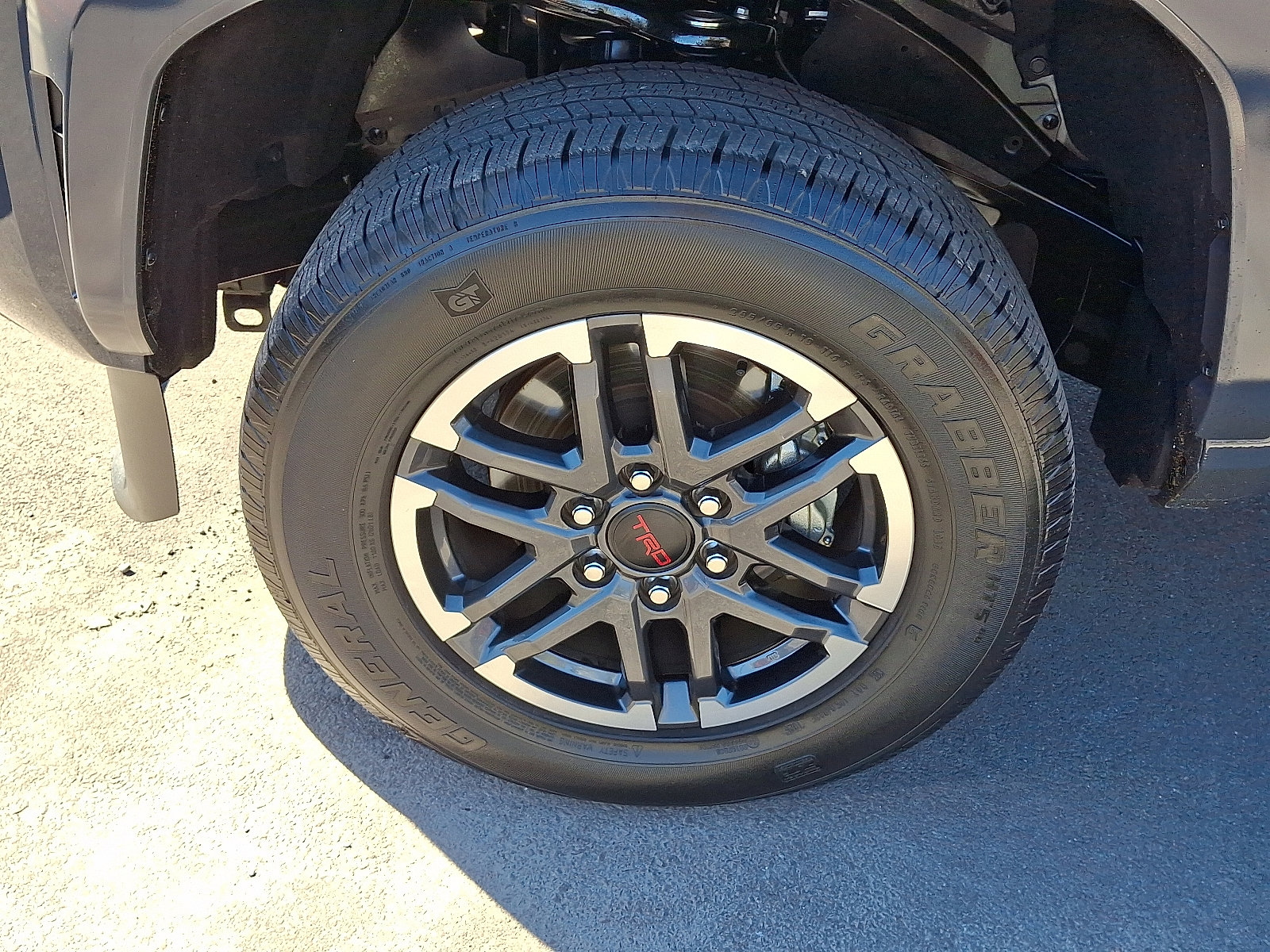 Used 2025 Toyota Tacoma TRD Sport image 28