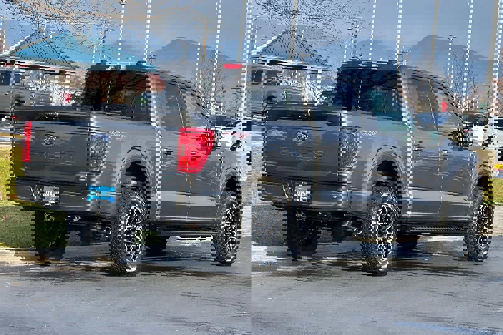 Certified 2022 Ford F150 XLT w/ Equipment Group 302A High image 5