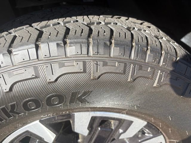 Used 2022 Nissan Frontier PRO-4X AWD/4WD image 28