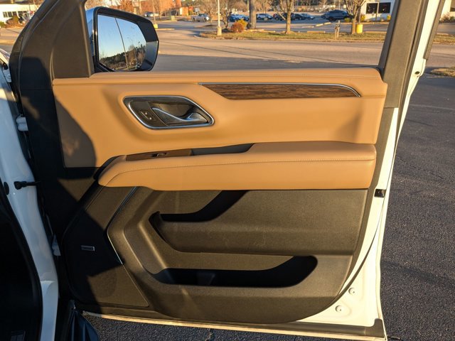 Used 2021 Chevrolet Tahoe Premier w/ Premium Package image 36