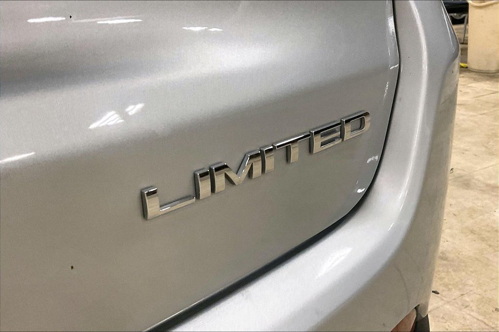 Used 2025 Jeep Compass Limited AWD/4WD image 8