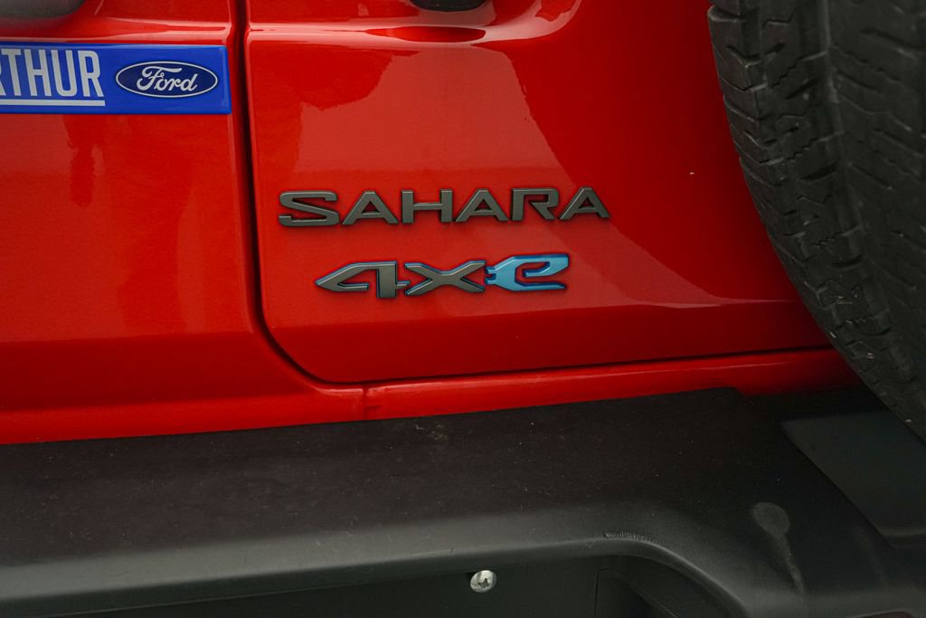 Used 2025 Jeep Wrangler Unlimited Sahara w/ Safety Group AWD/4WD image 11