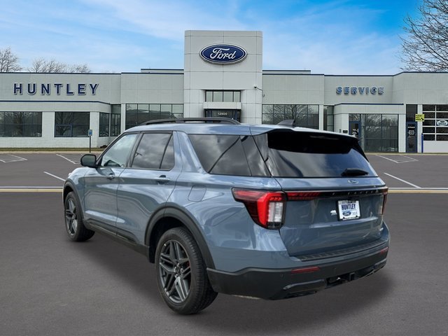 Certified 2025 Ford Explorer ST-Line w/ Premium Package AWD/4WD image 6