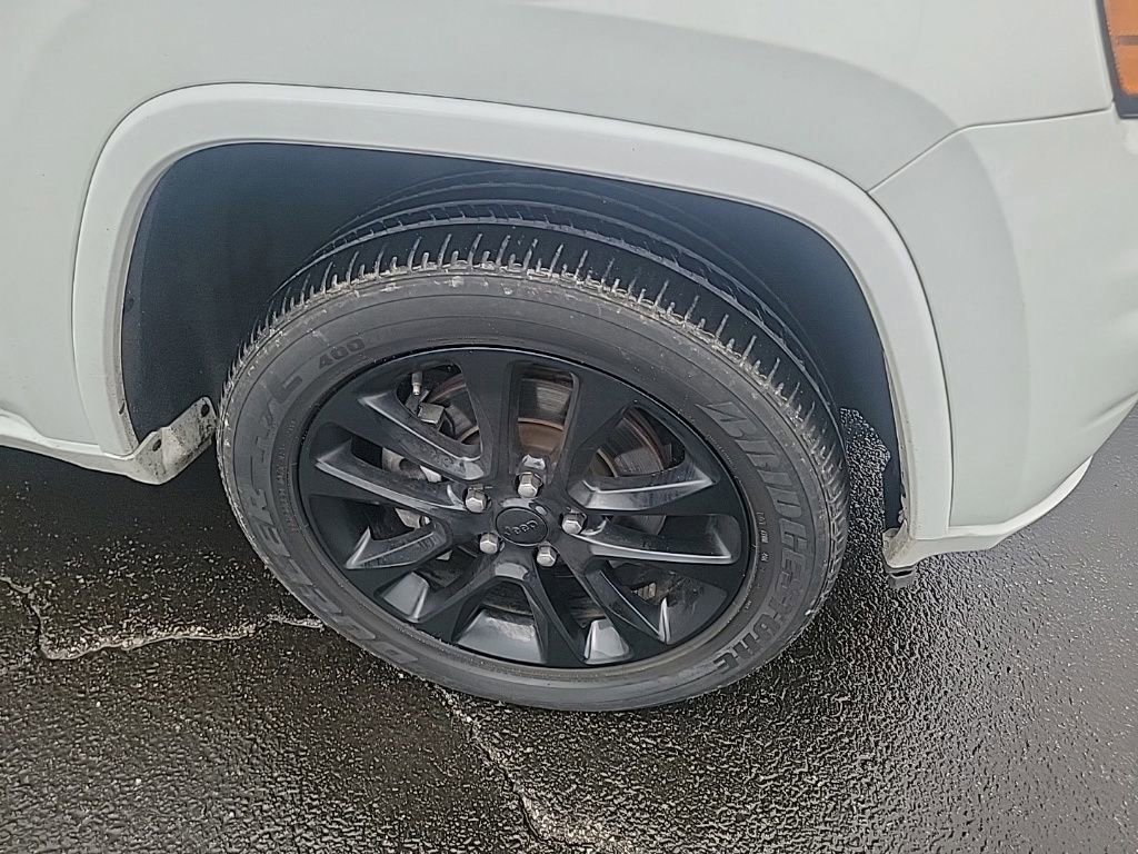 Used 2021 Jeep Grand Cherokee Laredo X image 22