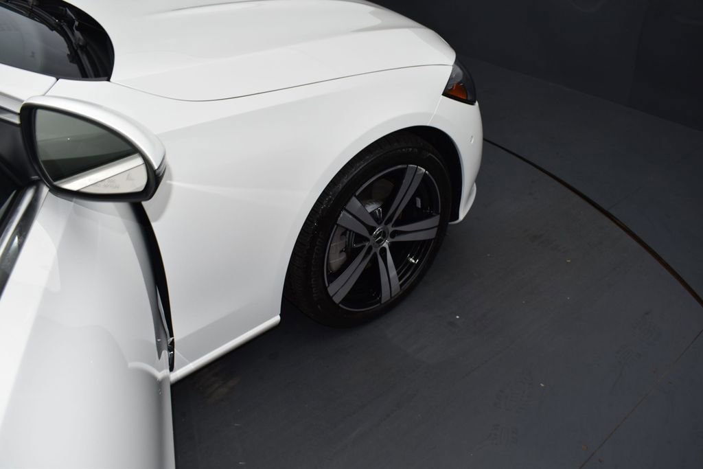 Used 2025 Mercedes-Benz C 300 Sedan image 26