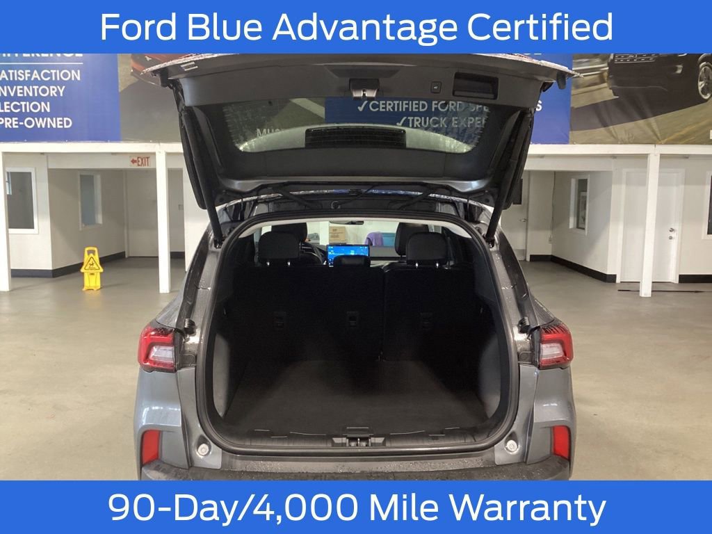 Certified 2025 Ford Escape SE w/ Class II Trailer Tow Package image 10