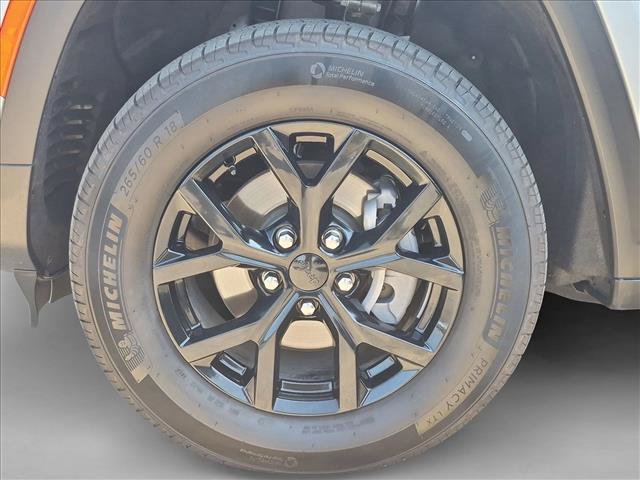 Used 2025 Jeep Grand Cherokee 4WD image 24
