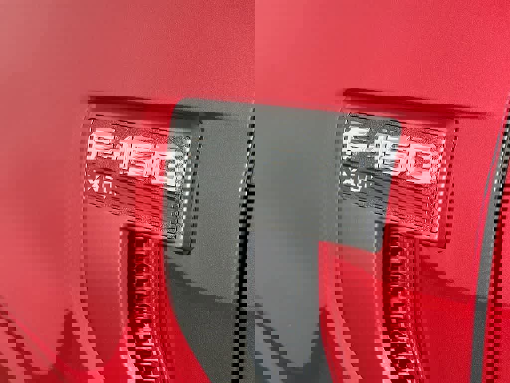 Certified 2022 Ford F150 XLT w/ Equipment Group 302A High image 10