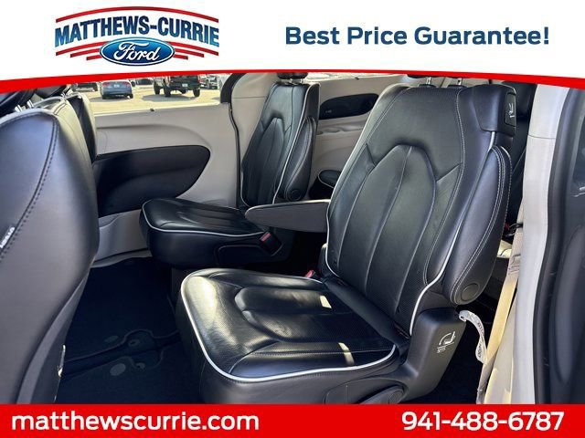 Used 2023 Chrysler Pacifica Limited image 12