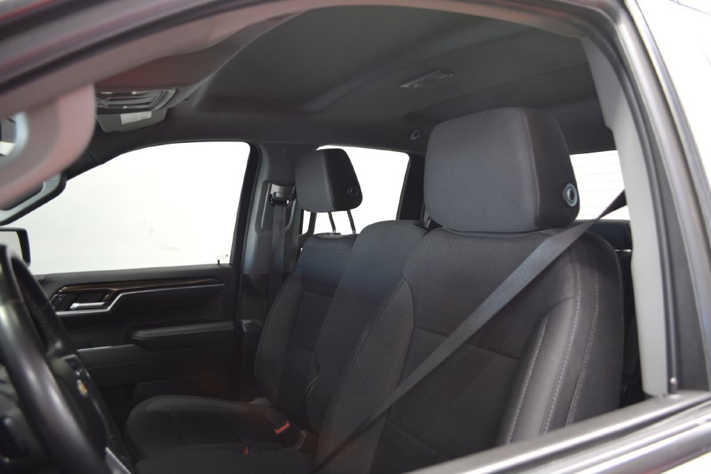Used 2023 Chevrolet Silverado 1500 LT AWD/4WD image 9