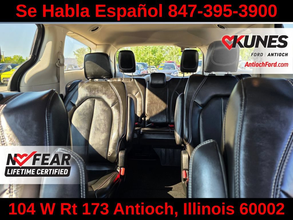 Used 2023 Chrysler Pacifica Touring-L FWD image 32