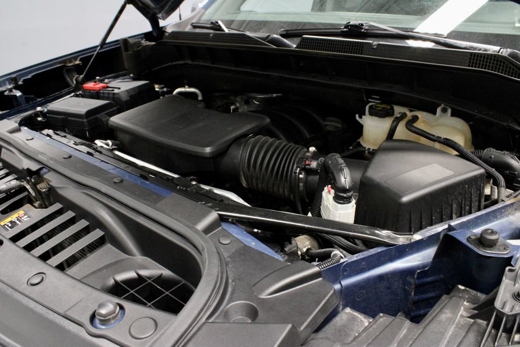 Used 2024 Chevrolet Silverado 1500 LT AWD/4WD image 18