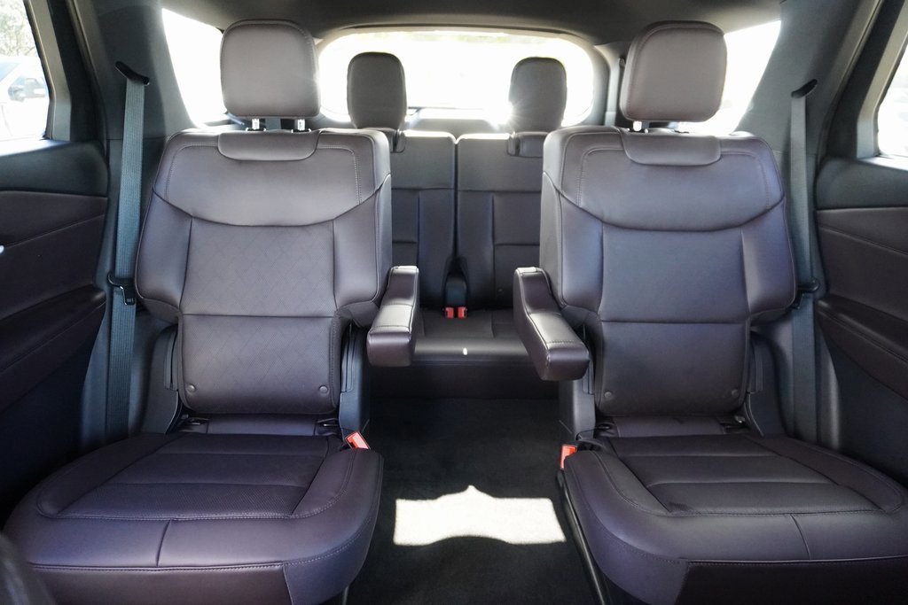 Certified 2025 Ford Explorer Platinum image 28