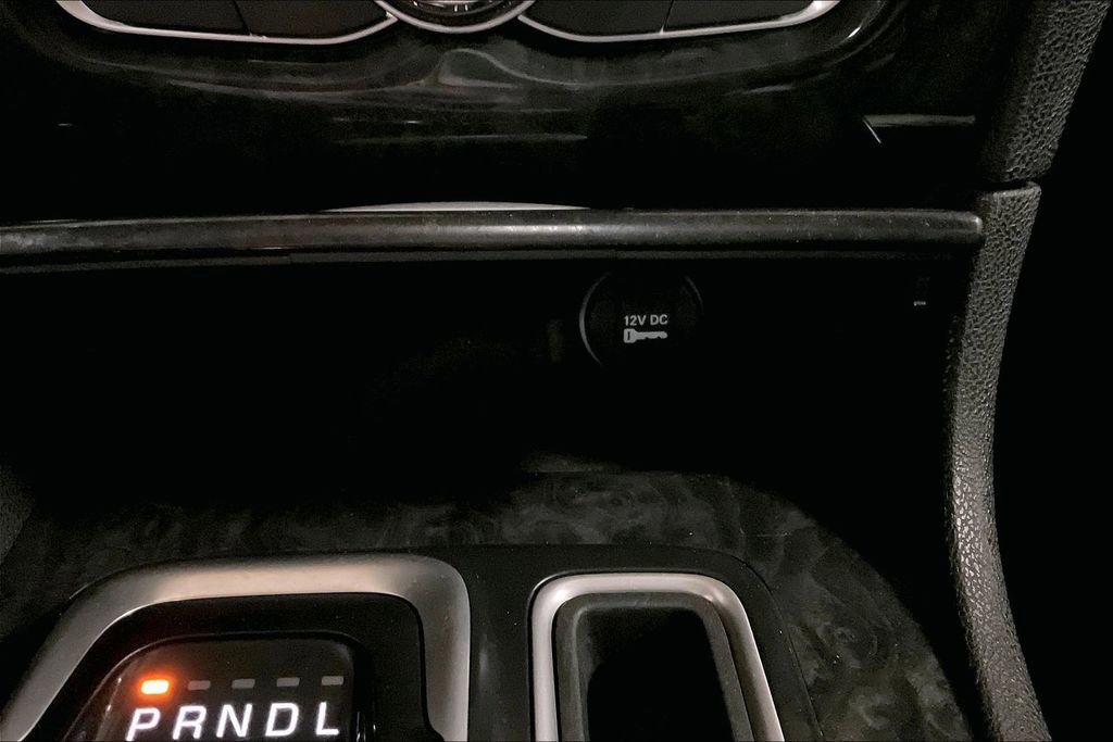 Used 2019 Chrysler 300 Limited w/ Safetytec Plus Group AWD/4WD image 31