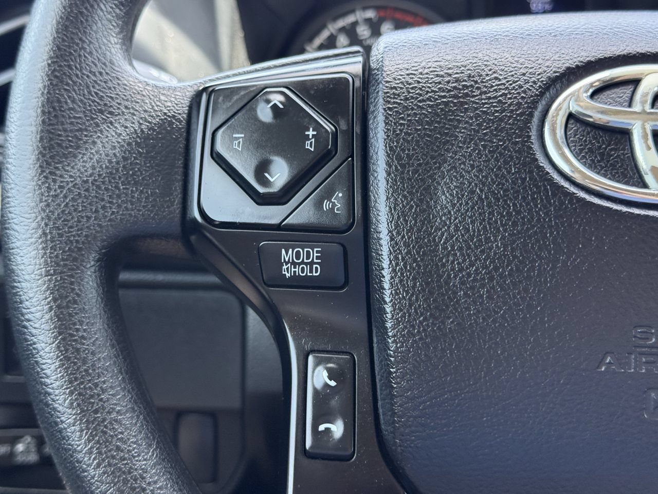 Used 2022 Toyota Tacoma SR w/ SR Convenience Package RWD image 12