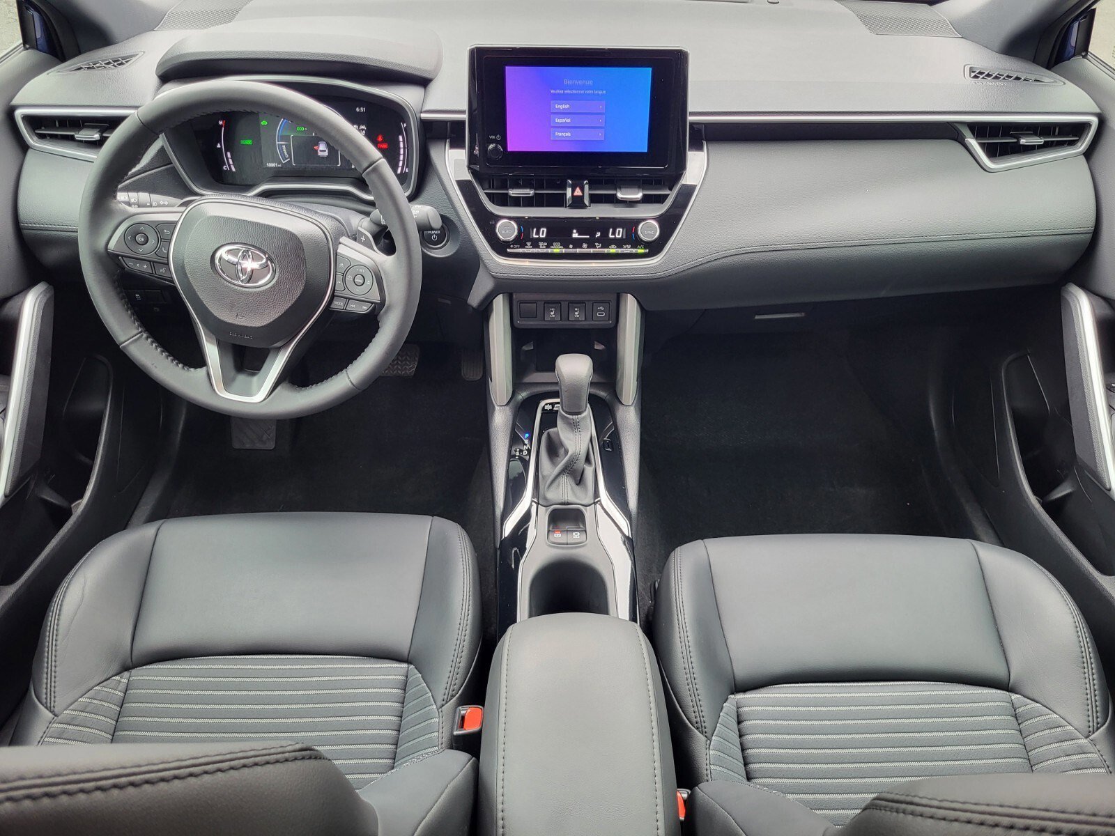 Used 2024 Toyota Corolla Cross AWD Hybrid w/ Convenience Package image 13