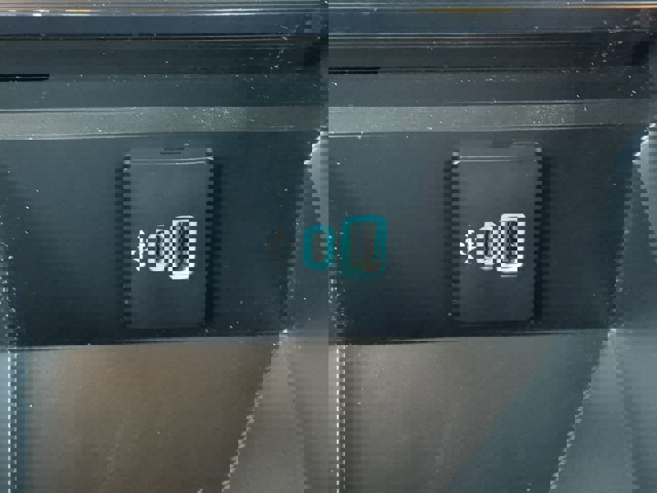 Certified 2025 Ford F450 Platinum w/ FX4 Off-Road Package image 21