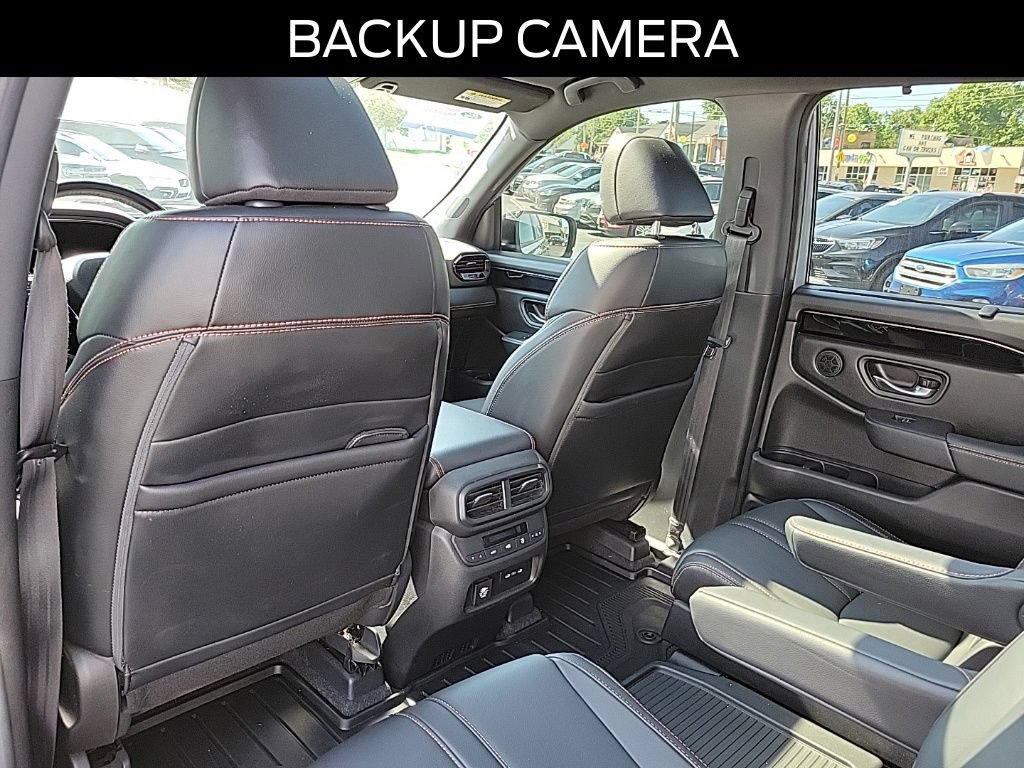 Used 2024 Honda Pilot TrailSport image 14