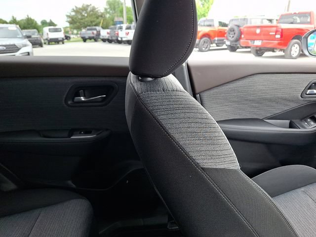 Used 2023 Nissan Rogue SV AWD/4WD image 18