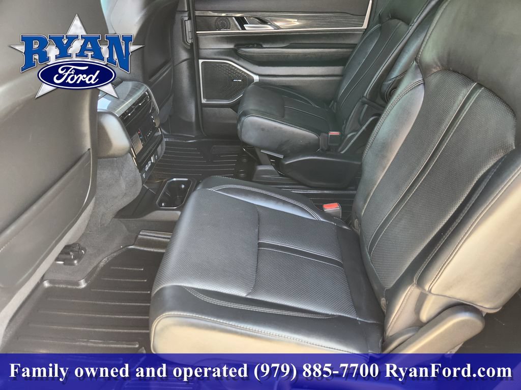 Used 2022 Jeep Wagoneer Series III w/ Flexible Seating Group RWD image 20