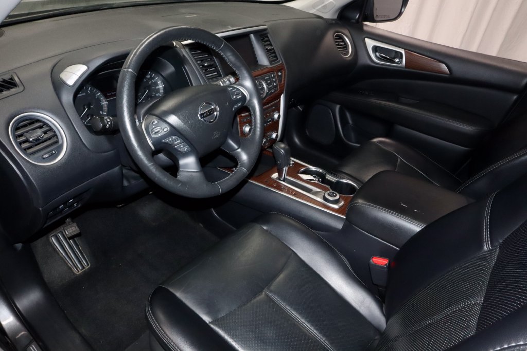 Used 2020 Nissan Pathfinder Platinum AWD/4WD image 26
