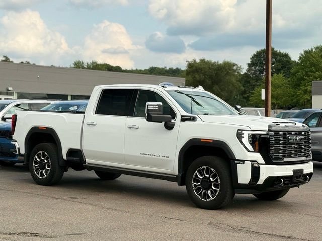 Used 2025 GMC Sierra 3500 Denali Ultimate w/ LPO, GMC Protection Package AWD/4WD image 28