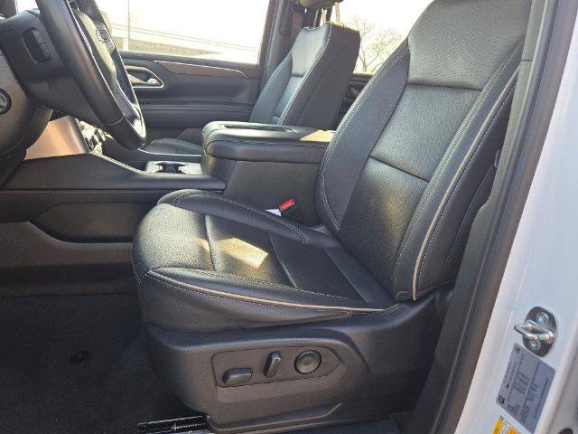 Used 2024 Chevrolet Suburban Premier image 22