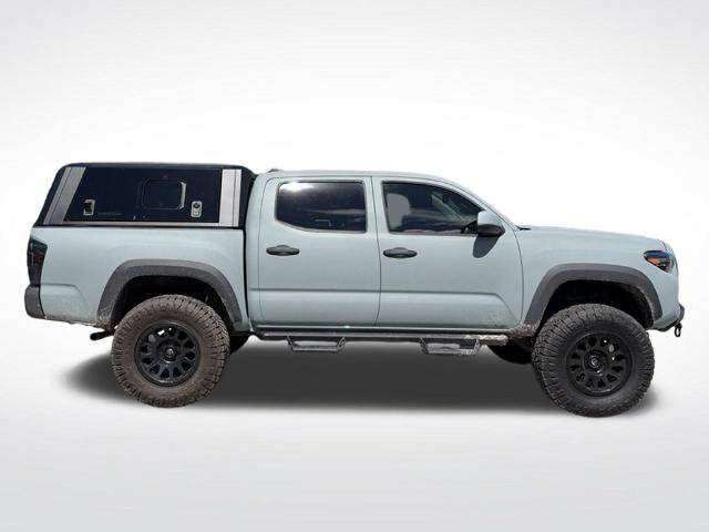 Used 2018 Toyota Tacoma SR5 AWD/4WD image 4