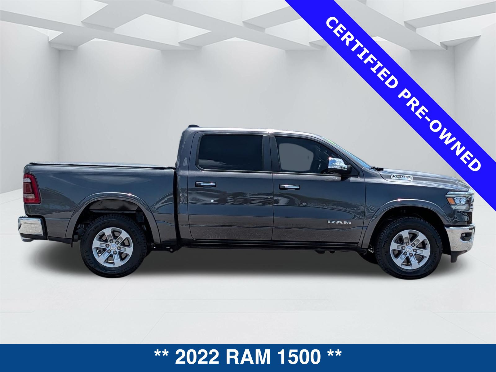Used 2022 RAM 1500 Laramie AWD/4WD image 4