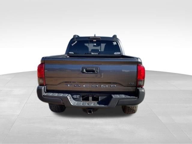 Used 2019 Toyota Tacoma TRD Off-Road image 4