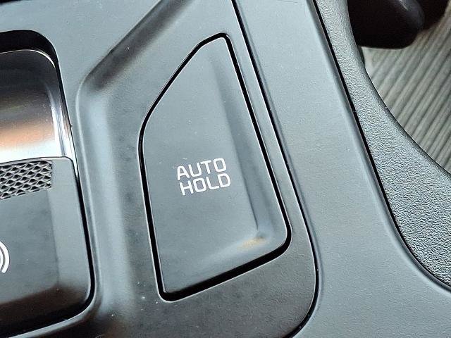 Used 2025 Kia Carnival FWD image 26