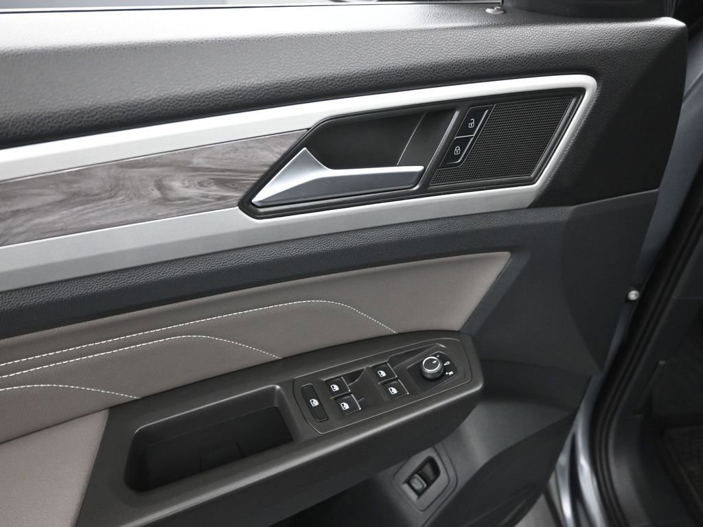 Used 2023 Volkswagen Atlas Cross Sport SE w/ Panoramic Sunroof Package image 38